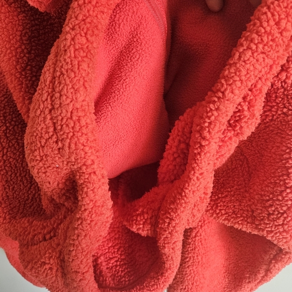 American Eagle Red Bear Hug Full Zip Sherpa Jacket Size L/XL - Picture 8 of 10